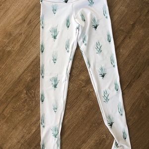 Hanging plant yoga leggings